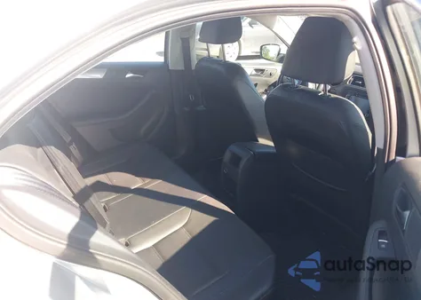 2015 Volkswagen Jetta 1.8T Se из США, поврежденный, VIN 3VWD17AJ4FM323906